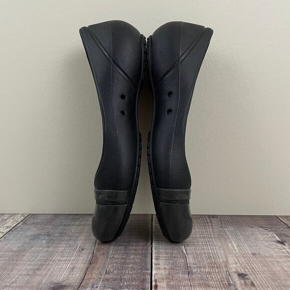 Crocs Patent Cap Toe Ballet Flat Slip Ons Dark Gray Women's Size 6 - Picture 3 of 8